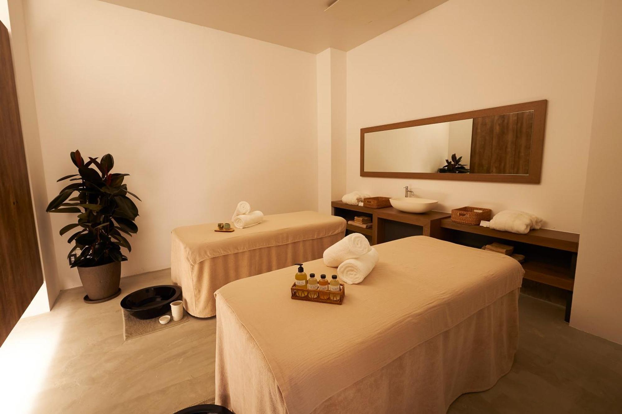 Grand Bleu Gamin Hotel Miyakojima  ภายนอก รูปภาพ